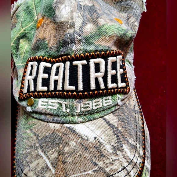 REALTREE Outdoor Distressed Camo Cap🧢 Unisex - Picture 3 of 7